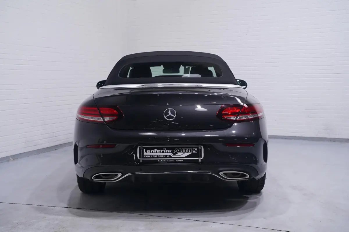 180 AMG Line AMG Styling  Camera lederen-bekleding Apple Carplay digi-dashboard 18"-lmv spoorpakket windscherm nekwarmer keyless-start led-verlichting DAB-ontvangst PDC v+a cruise-controle
