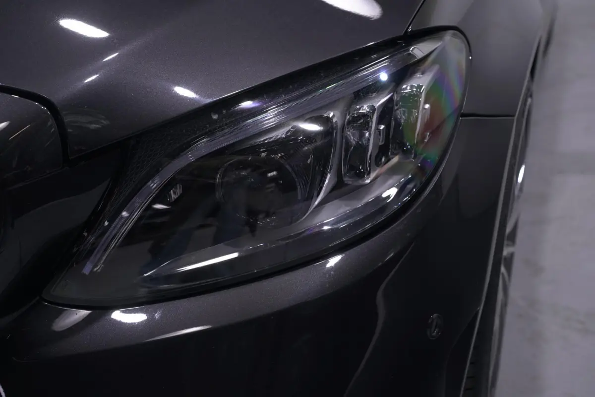 180 AMG Line AMG Styling  Camera lederen-bekleding Apple Carplay digi-dashboard 18"-lmv spoorpakket windscherm nekwarmer keyless-start led-verlichting DAB-ontvangst PDC v+a cruise-controle