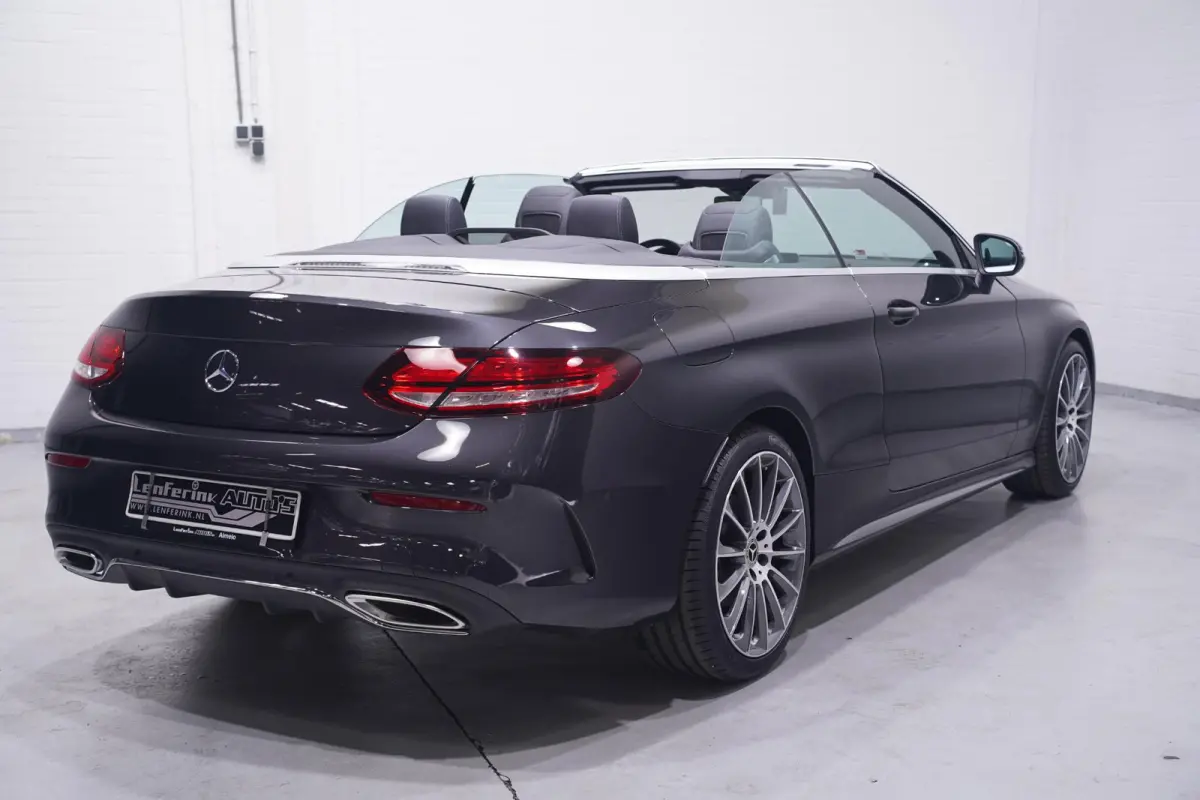 180 AMG Line AMG Styling  Camera lederen-bekleding Apple Carplay digi-dashboard 18"-lmv spoorpakket windscherm nekwarmer keyless-start led-verlichting DAB-ontvangst PDC v+a cruise-controle
