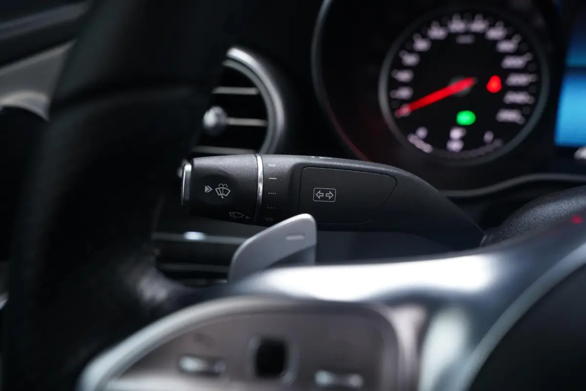 180 AMG Line AMG Styling  Camera lederen-bekleding Apple Carplay digi-dashboard 18"-lmv spoorpakket windscherm nekwarmer keyless-start led-verlichting DAB-ontvangst PDC v+a cruise-controle
