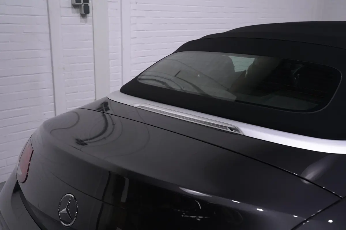 180 AMG Line AMG Styling  Camera lederen-bekleding Apple Carplay digi-dashboard 18"-lmv spoorpakket windscherm nekwarmer keyless-start led-verlichting DAB-ontvangst PDC v+a cruise-controle