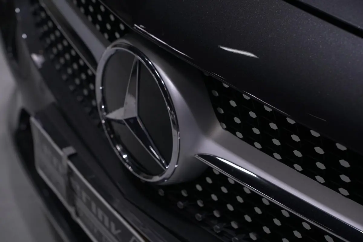 180 AMG Line AMG Styling  Camera lederen-bekleding Apple Carplay digi-dashboard 18"-lmv spoorpakket windscherm nekwarmer keyless-start led-verlichting DAB-ontvangst PDC v+a cruise-controle