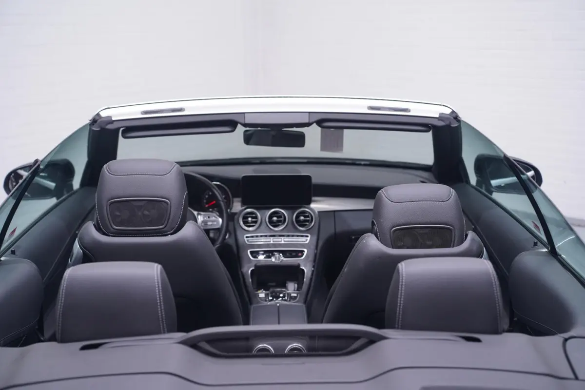 180 AMG Line AMG Styling  Camera lederen-bekleding Apple Carplay digi-dashboard 18"-lmv spoorpakket windscherm nekwarmer keyless-start led-verlichting DAB-ontvangst PDC v+a cruise-controle