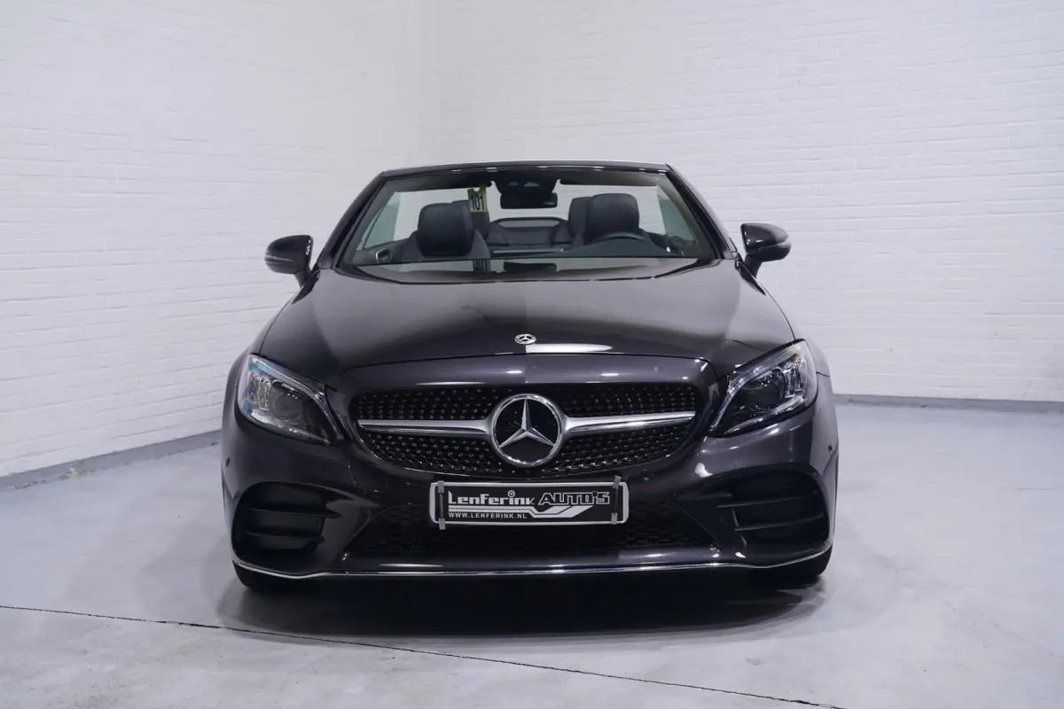 180 AMG Line AMG Styling  Camera lederen-bekleding Apple Carplay digi-dashboard 18"-lmv spoorpakket windscherm nekwarmer keyless-start led-verlichting DAB-ontvangst PDC v+a cruise-controle