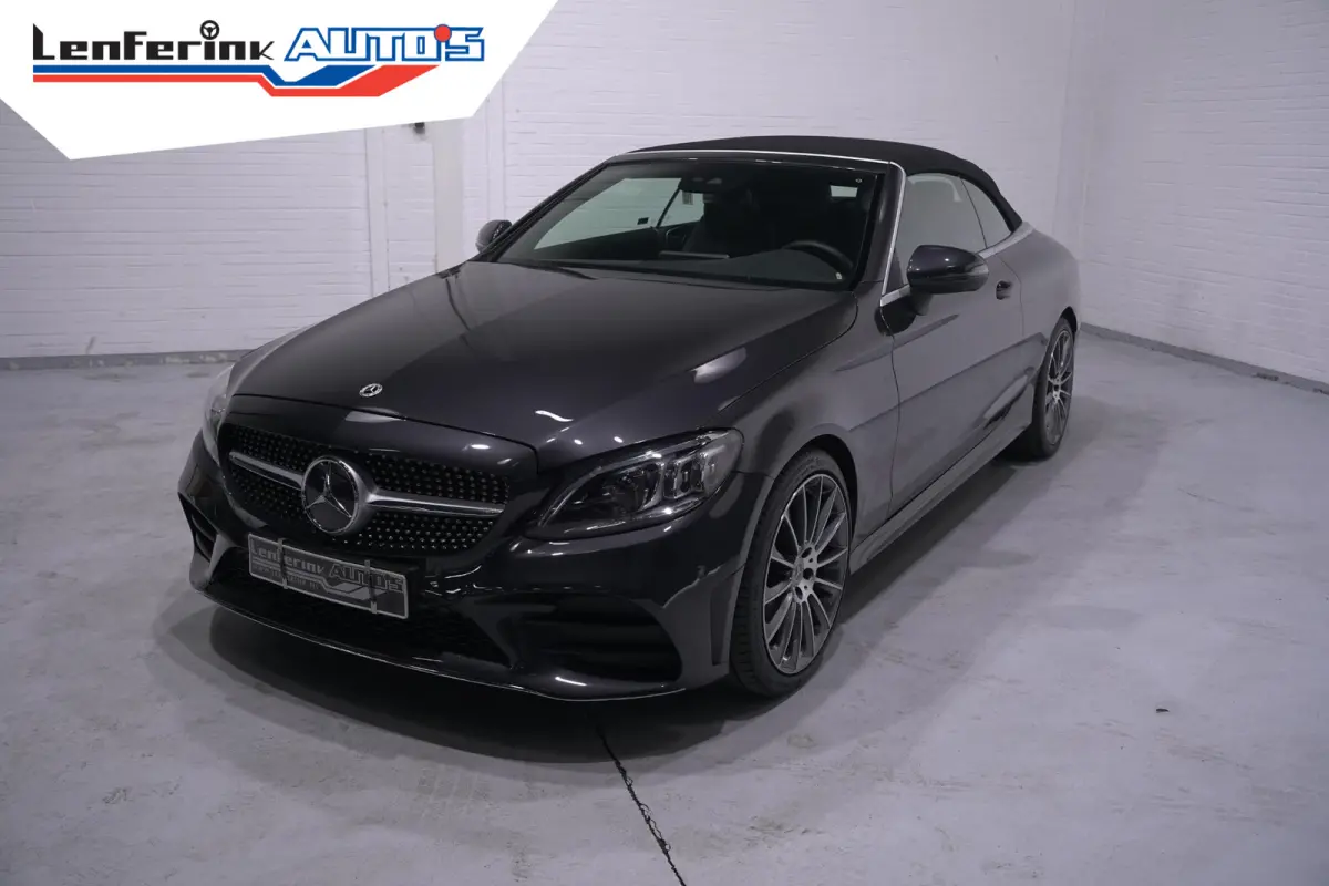 180 AMG Line AMG Styling  Camera lederen-bekleding Apple Carplay digi-dashboard 18"-lmv spoorpakket windscherm nekwarmer keyless-start led-verlichting DAB-ontvangst PDC v+a cruise-controle