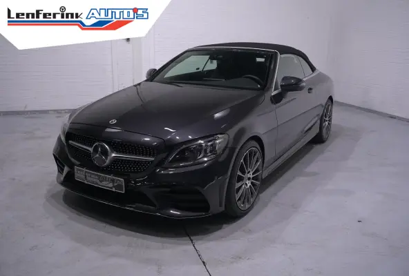180 AMG Line AMG Styling  Camera lederen-bekleding Apple Carplay digi-dashboard 18"-lmv spoorpakket windscherm nekwarmer keyless-start led-verlichting DAB-ontvangst PDC v+a cruise-controle