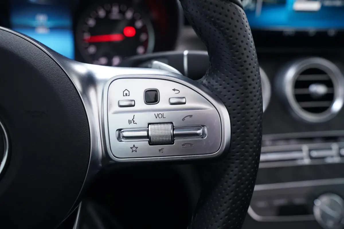 180 AMG Line AMG Styling  Camera lederen-bekleding Apple Carplay digi-dashboard 18"-lmv spoorpakket windscherm nekwarmer keyless-start led-verlichting DAB-ontvangst PDC v+a cruise-controle