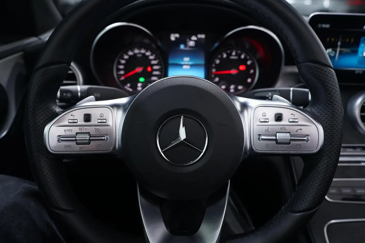 180 AMG Line AMG Styling  Camera lederen-bekleding Apple Carplay digi-dashboard 18"-lmv spoorpakket windscherm nekwarmer keyless-start led-verlichting DAB-ontvangst PDC v+a cruise-controle