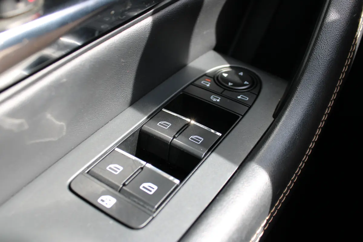 2.5 e-SkyActiv PHEV Exclusive-Line | Cruise control adaptief met Stop&Go en stuurhulp | Dodehoekdetectie met correctie | Navigatiesysteem full map