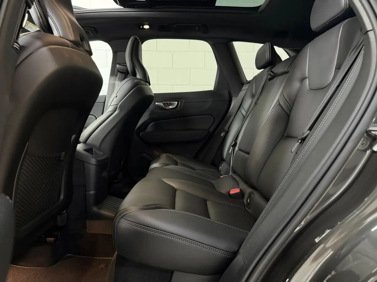 2.0 T6 Plug-in hybrid AWD Plus Bright*360 Camera*stoelverwarming*Pano*BOMVOL*