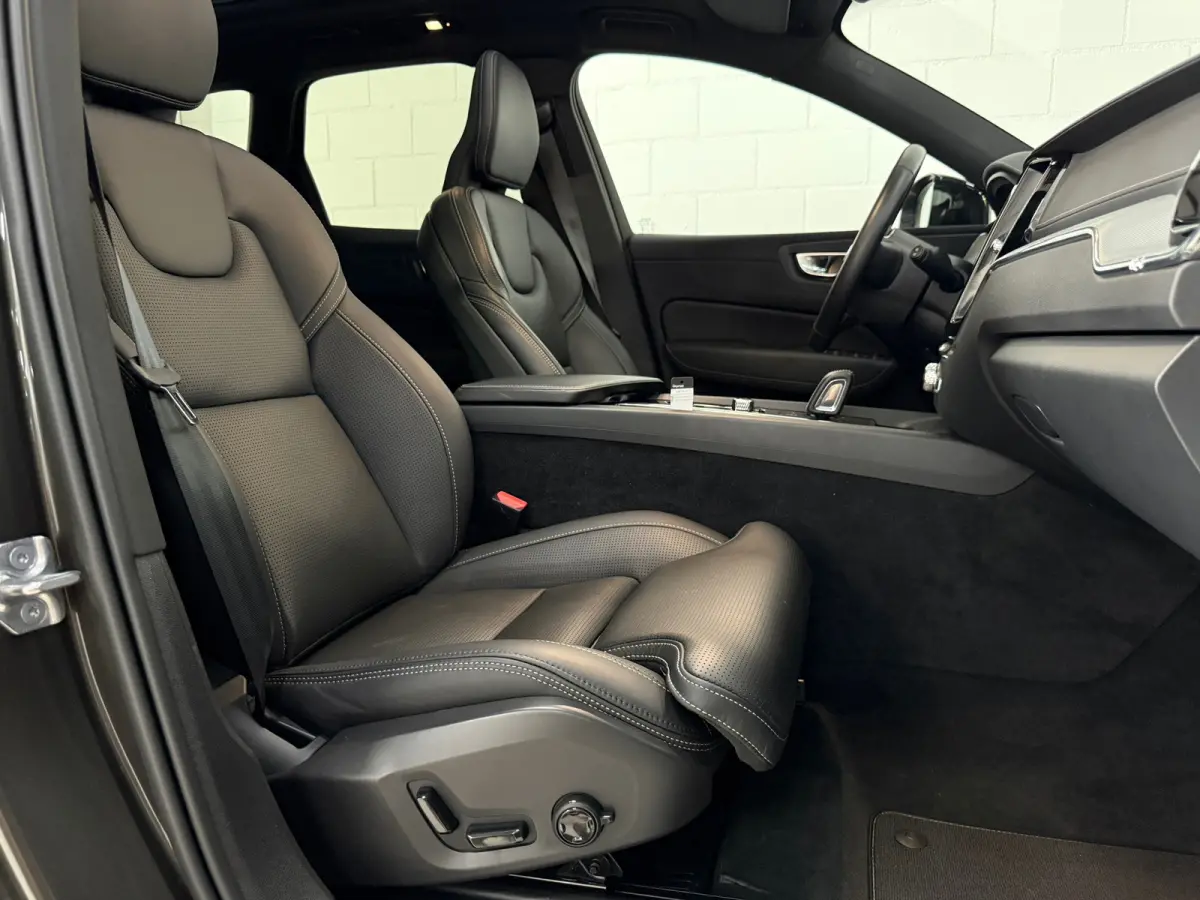 2.0 T6 Plug-in hybrid AWD Plus Bright*360 Camera*stoelverwarming*Pano*BOMVOL*