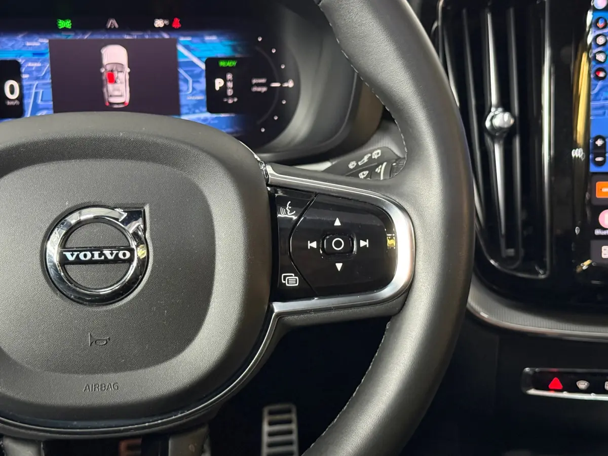 2.0 T6 Plug-in hybrid AWD Plus Bright*360 Camera*stoelverwarming*Pano*BOMVOL*