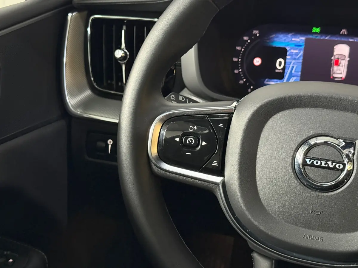 2.0 T6 Plug-in hybrid AWD Plus Bright*360 Camera*stoelverwarming*Pano*BOMVOL*
