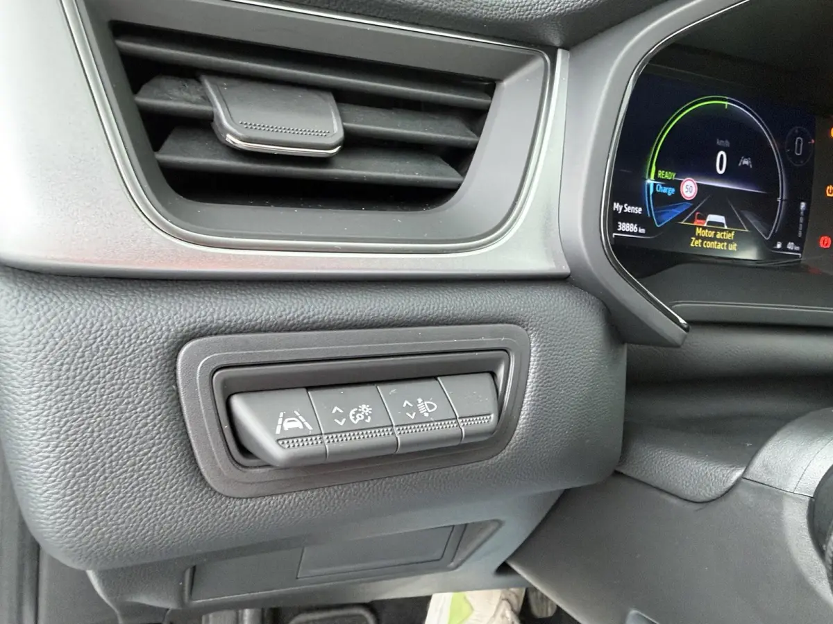 techno E-Tech full hybrid 145 | SoH 80% | Parkeercamera | Navigatie | Trekhaak |