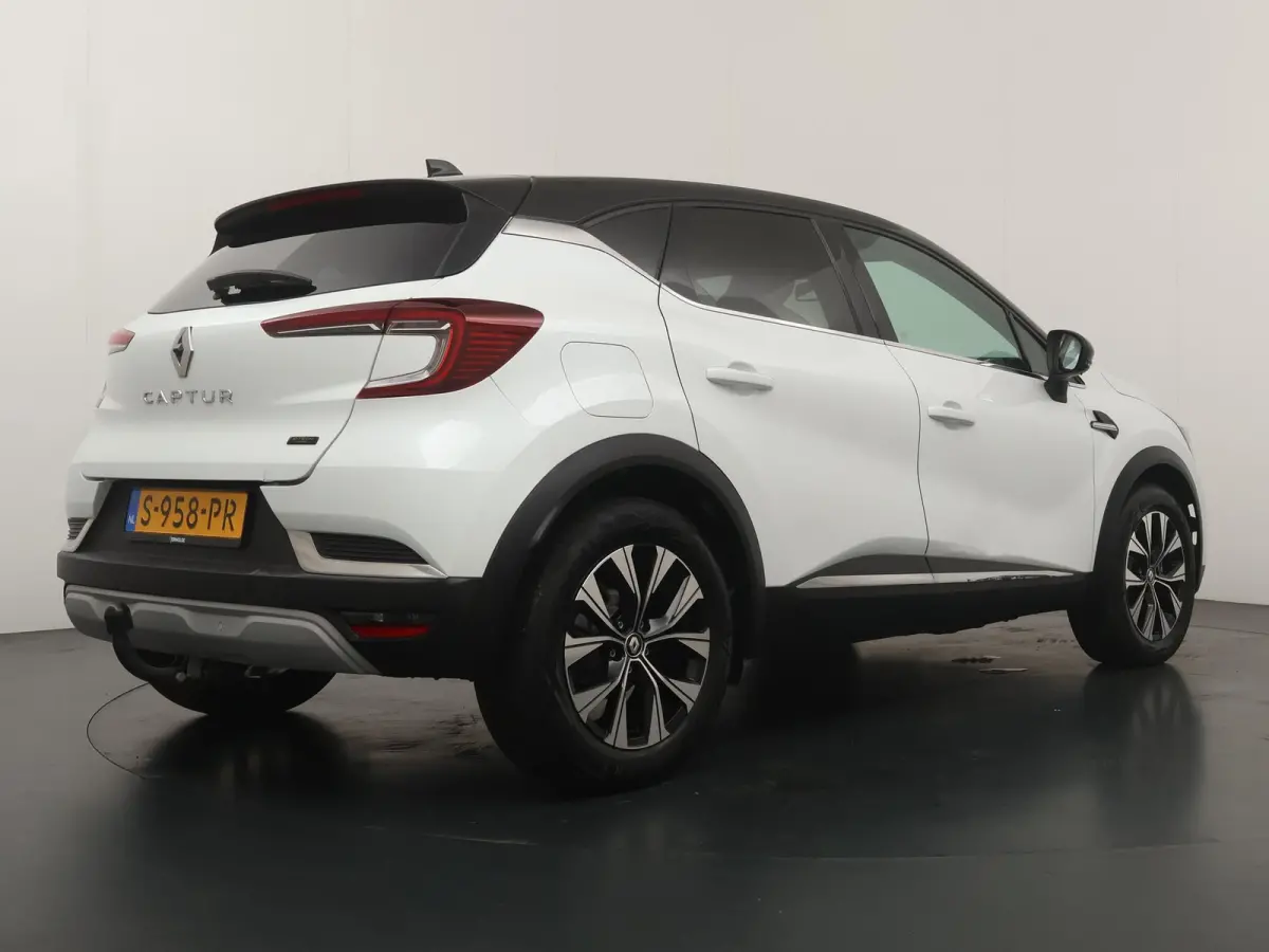 techno E-Tech full hybrid 145 | SoH 80% | Parkeercamera | Navigatie | Trekhaak |