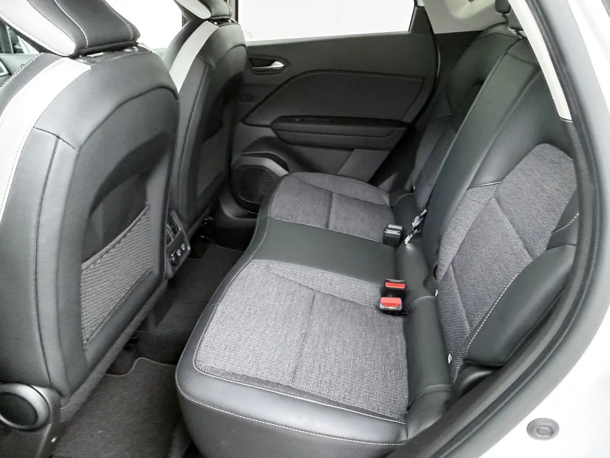 techno E-Tech full hybrid 145 | SoH 80% | Parkeercamera | Navigatie | Trekhaak |