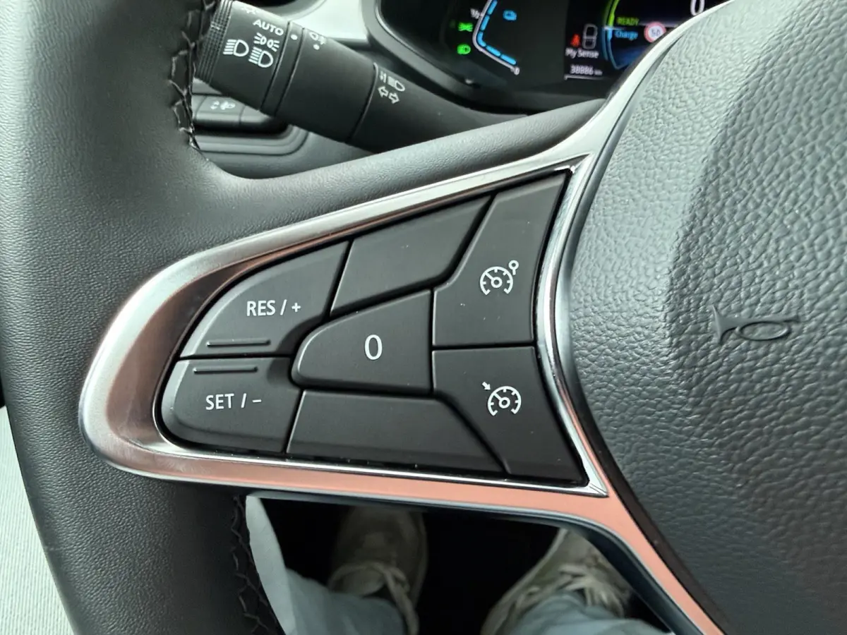 techno E-Tech full hybrid 145 | SoH 80% | Parkeercamera | Navigatie | Trekhaak |