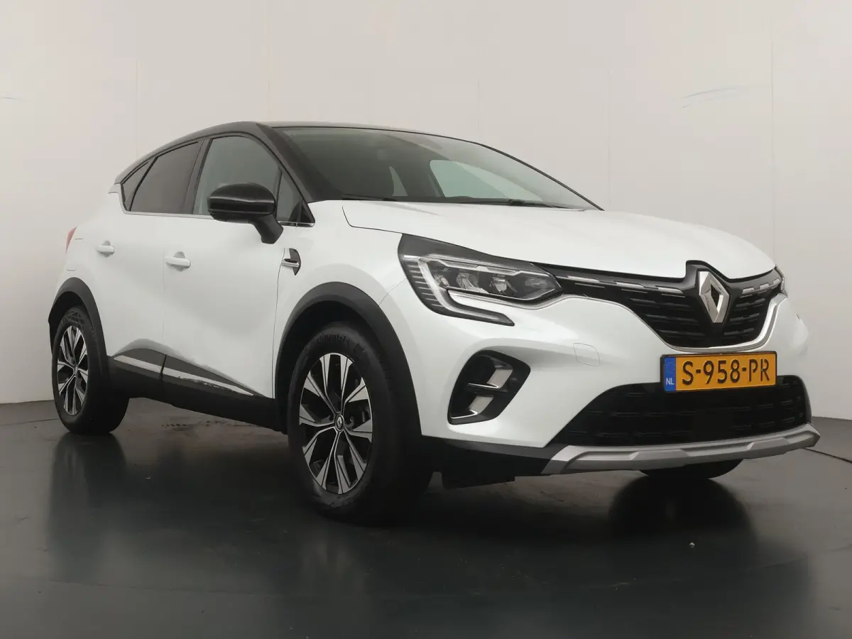 techno E-Tech full hybrid 145 | SoH 80% | Parkeercamera | Navigatie | Trekhaak |