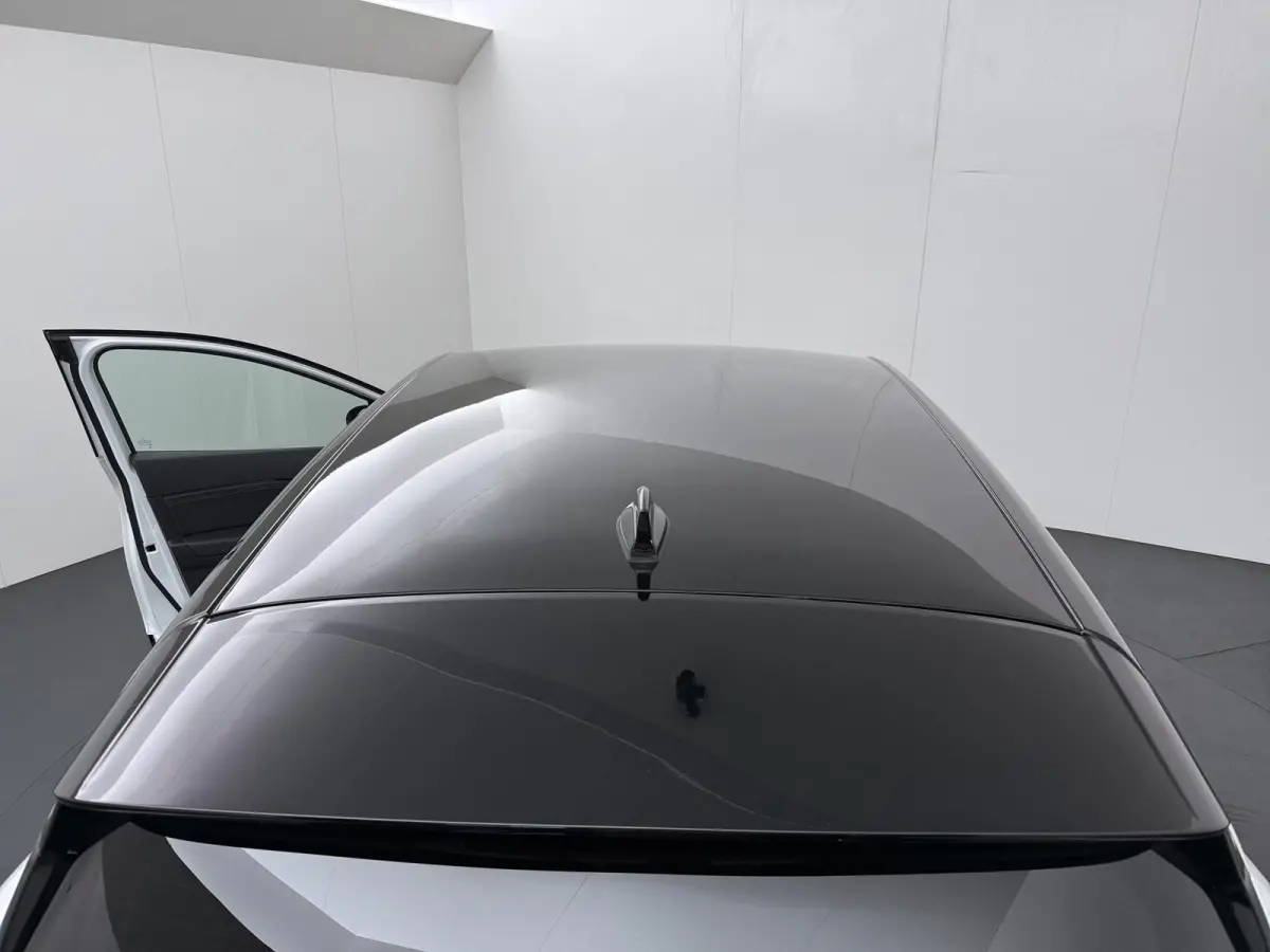 techno E-Tech full hybrid 145 | SoH 80% | Parkeercamera | Navigatie | Trekhaak |