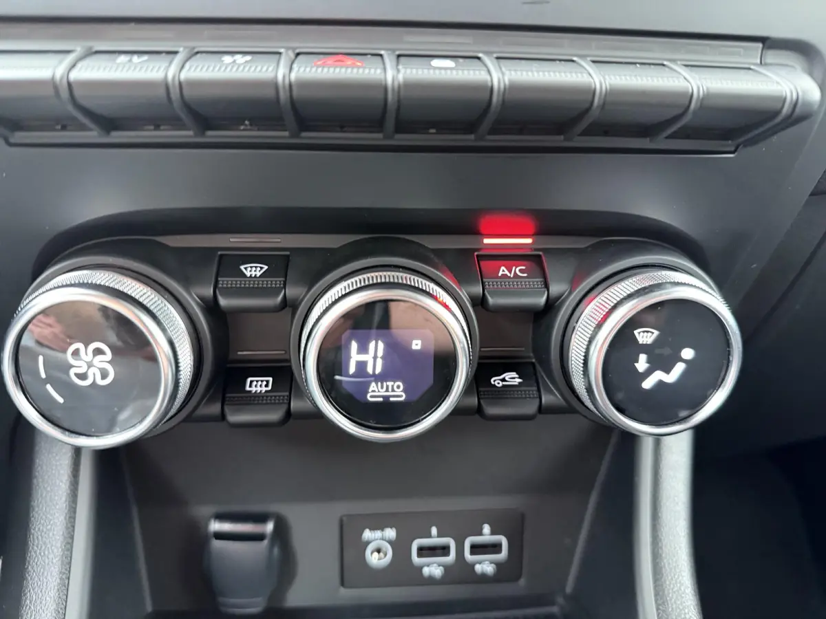 techno E-Tech full hybrid 145 | SoH 80% | Parkeercamera | Navigatie | Trekhaak |