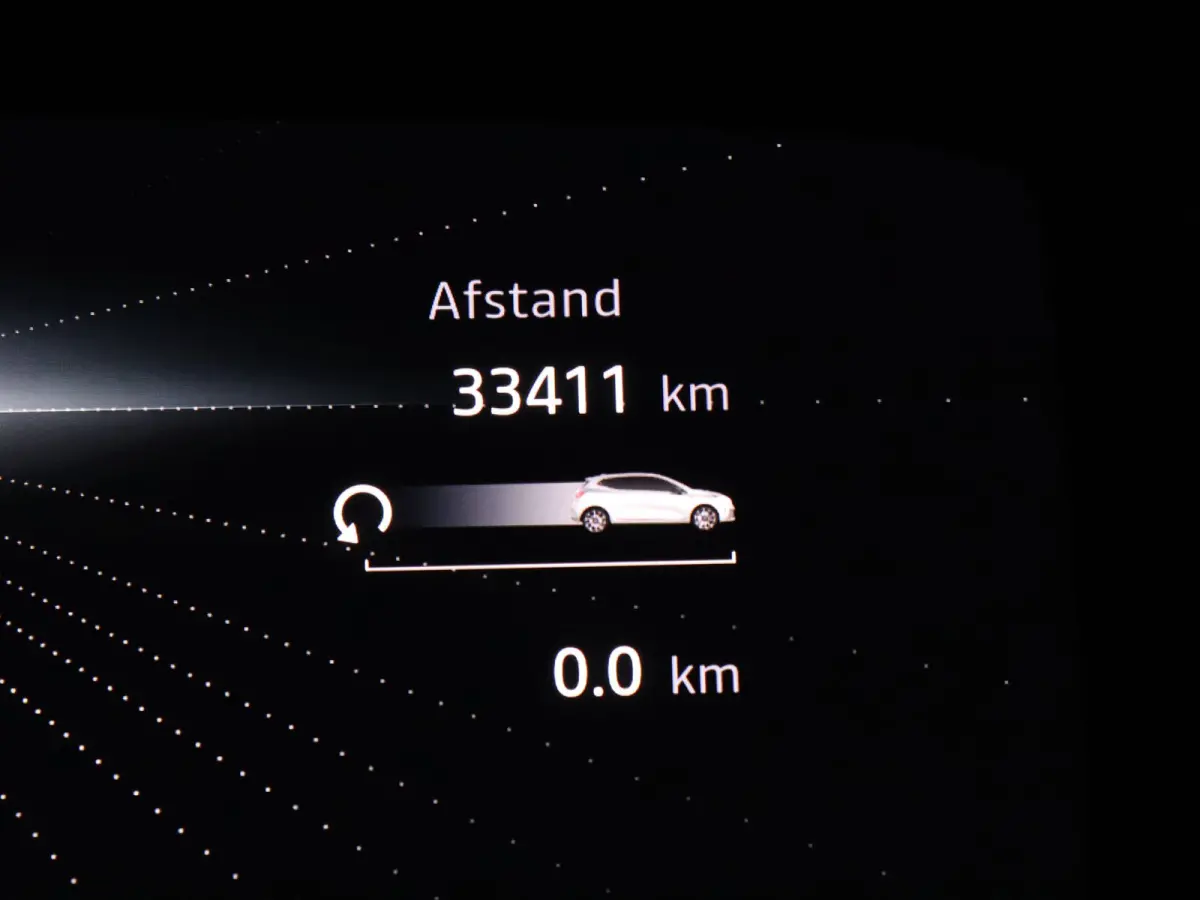 STAM Limité 75 E-Tech full hybrid 145pk #15 van 75 Adapt. cruise | 360° Camera | BOSE | Leder | 9,3" Navi | 17" Velgen