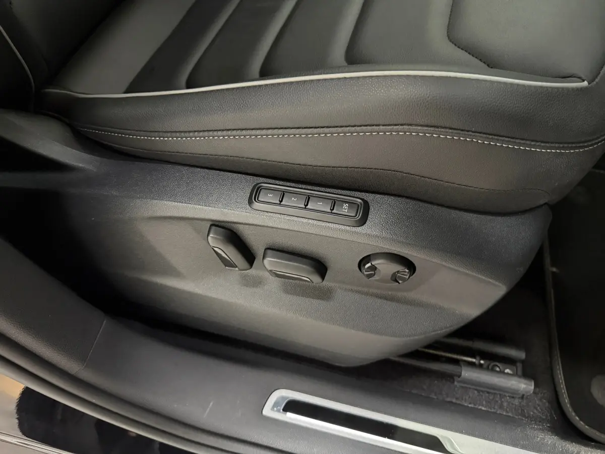 1.4 E-hybrid*Pano*GTE*Sfeer*Memory*Stuur/stoelverwarming*