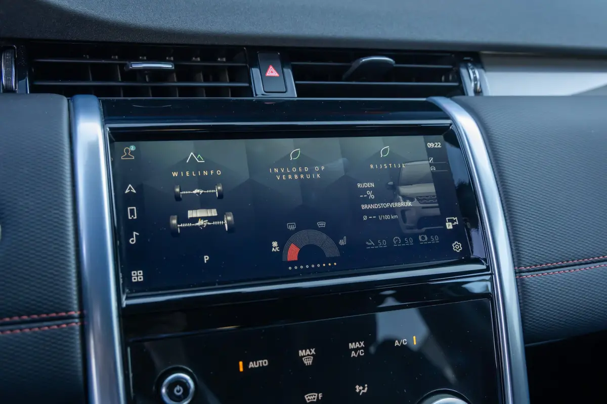 P300e 1.5 R-Dynamic SE | Trekhaak | Meridian audio | Camera | Cruise adaptief | Leder | Elec.stoel geheugen | Dodehoek detectie | Voorstoelen verwarmd | Apple Carplay/Android Auto | Achterui
