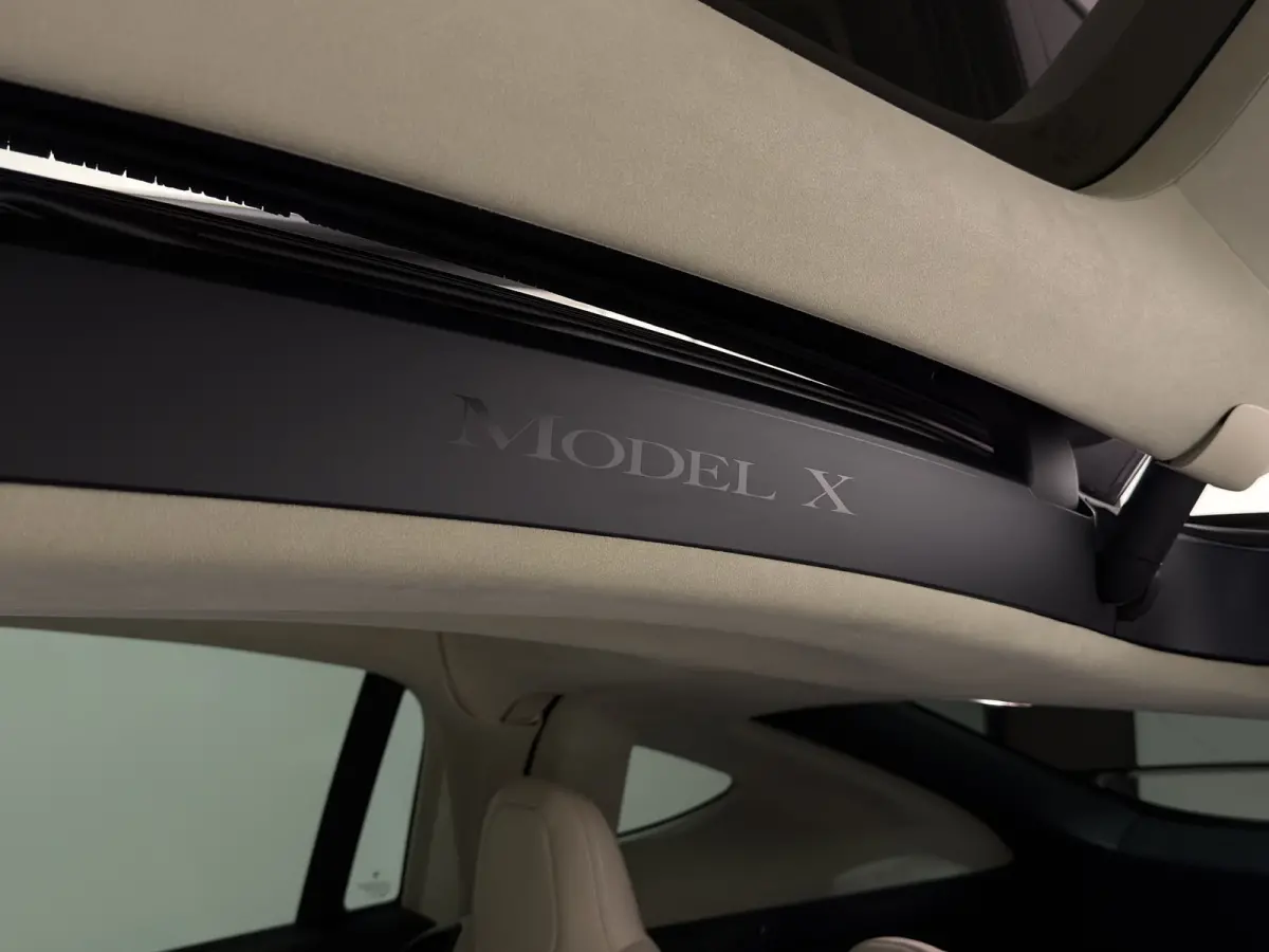 75D Base | Trekhaak | Keyless | Luxe Leder interieur |