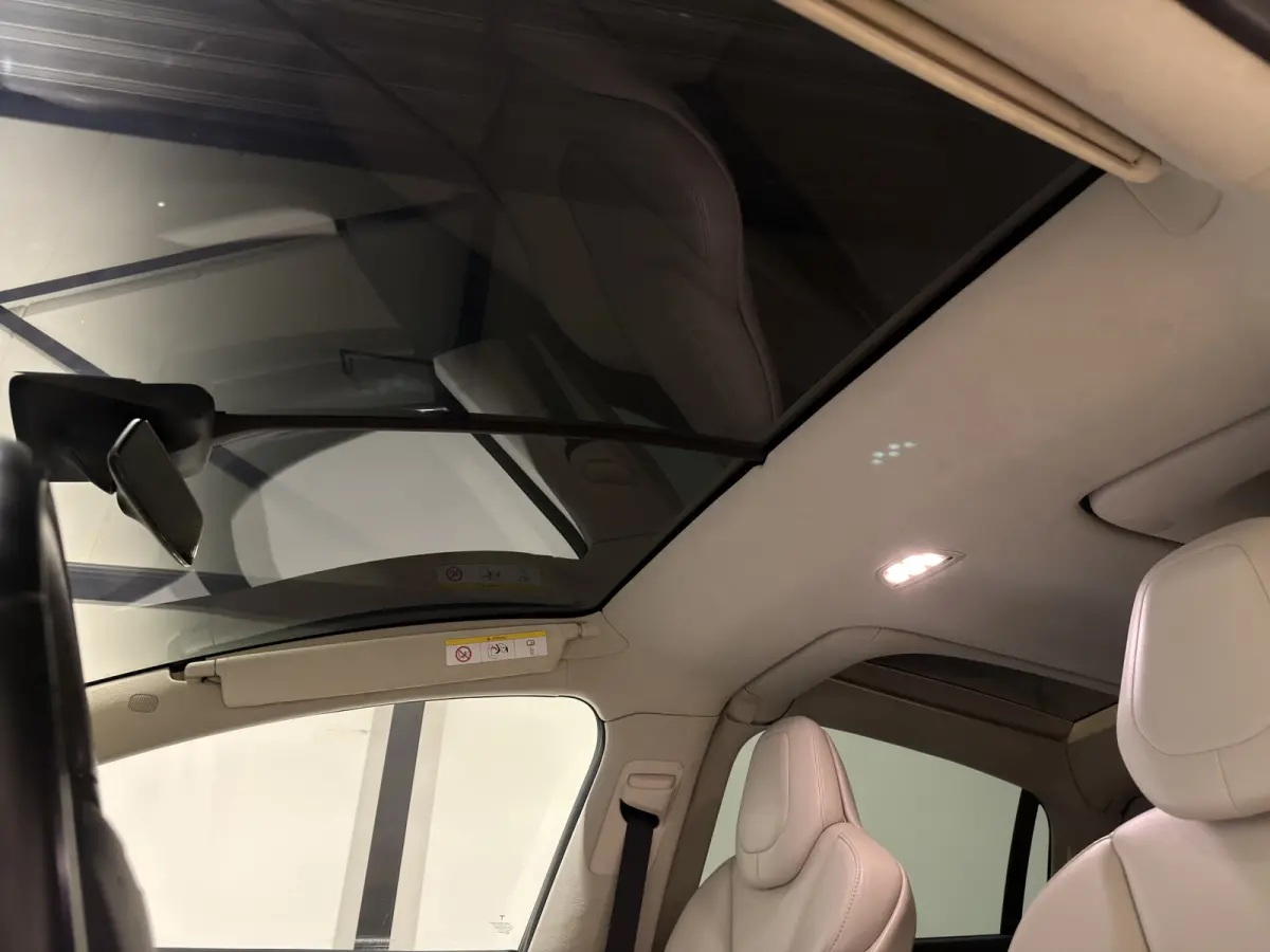 75D Base | Trekhaak | Keyless | Luxe Leder interieur |