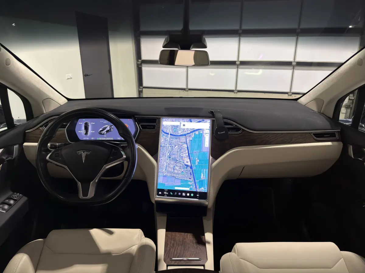 75D Base | Trekhaak | Keyless | Luxe Leder interieur |