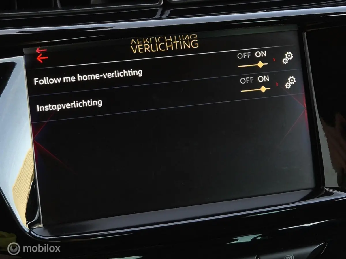 1.2 PURETECH CONNECTED CHIC AUTOMAAT/LED/CAMERA/TREKHAAK/CARPLAY