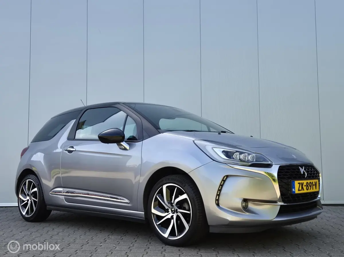 1.2 PURETECH CONNECTED CHIC AUTOMAAT/LED/CAMERA/TREKHAAK/CARPLAY