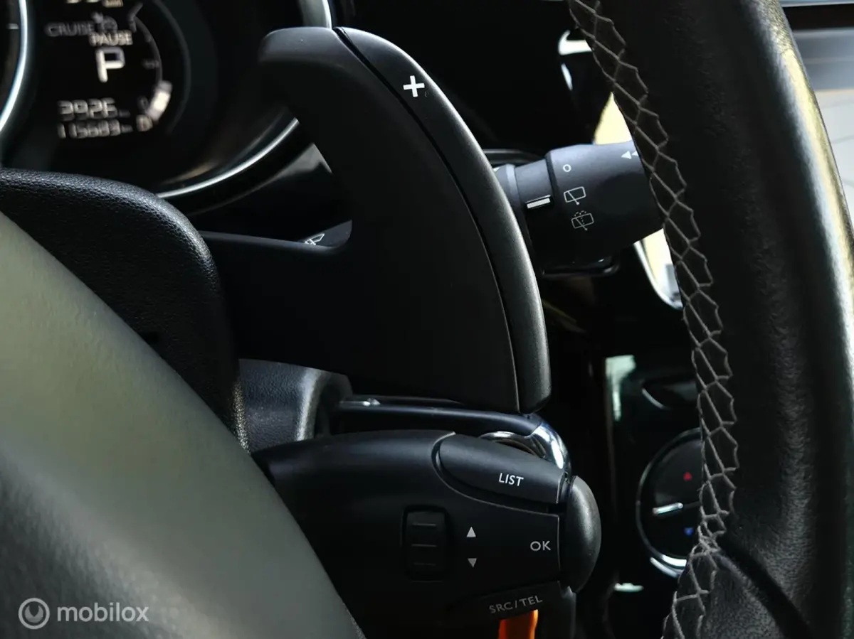 1.2 PURETECH CONNECTED CHIC AUTOMAAT/LED/CAMERA/TREKHAAK/CARPLAY
