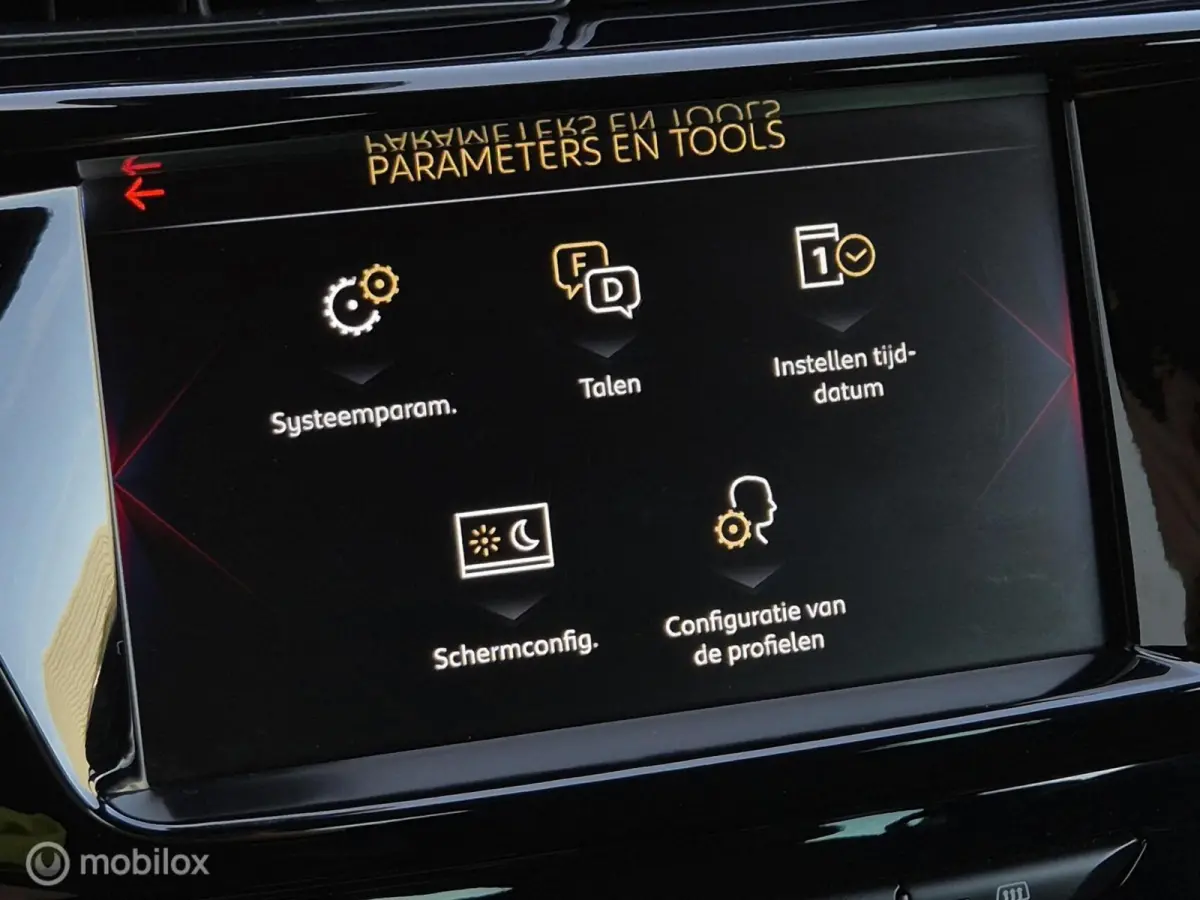 1.2 PURETECH CONNECTED CHIC AUTOMAAT/LED/CAMERA/TREKHAAK/CARPLAY