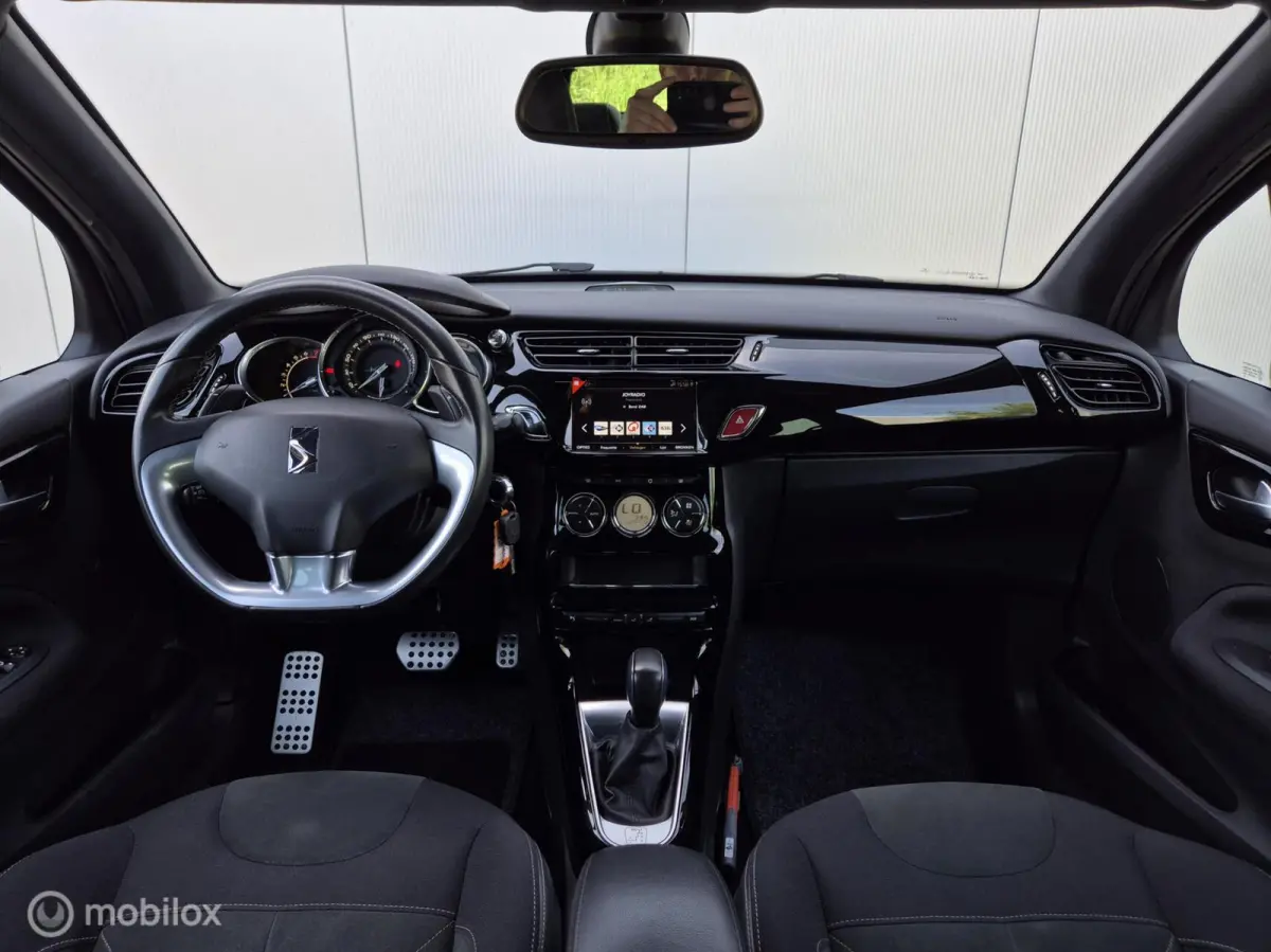 1.2 PURETECH CONNECTED CHIC AUTOMAAT/LED/CAMERA/TREKHAAK/CARPLAY