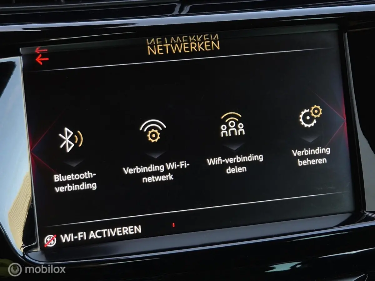 1.2 PURETECH CONNECTED CHIC AUTOMAAT/LED/CAMERA/TREKHAAK/CARPLAY
