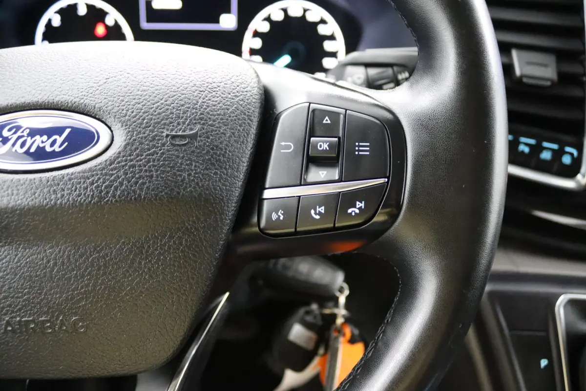 300 2.0 TDCI L2H1 Limited Automaat | Laadruimte Pakket | Navigatie | Stoelverwarming | Lichtmetalen Velgen | Camera | CarPlay/Android Auto