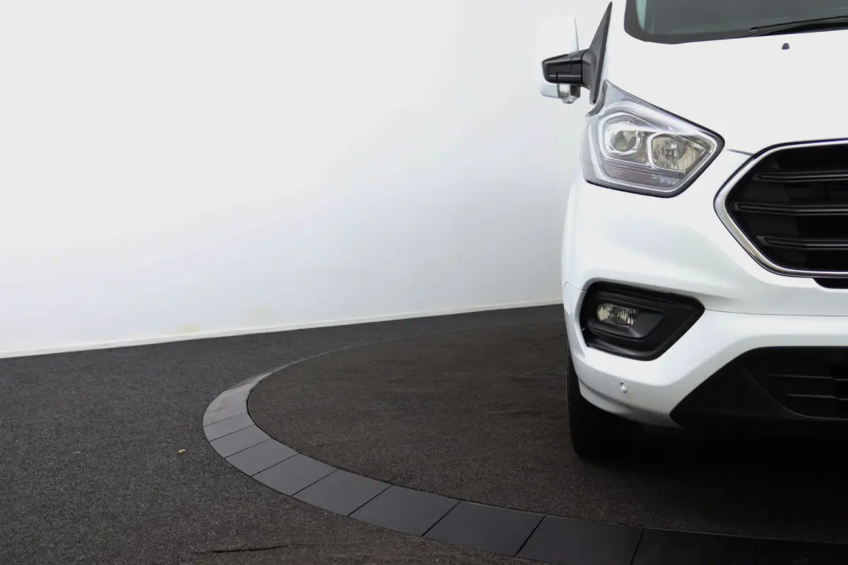 300 2.0 TDCI L2H1 Limited Automaat | Laadruimte Pakket | Navigatie | Stoelverwarming | Lichtmetalen Velgen | Camera | CarPlay/Android Auto