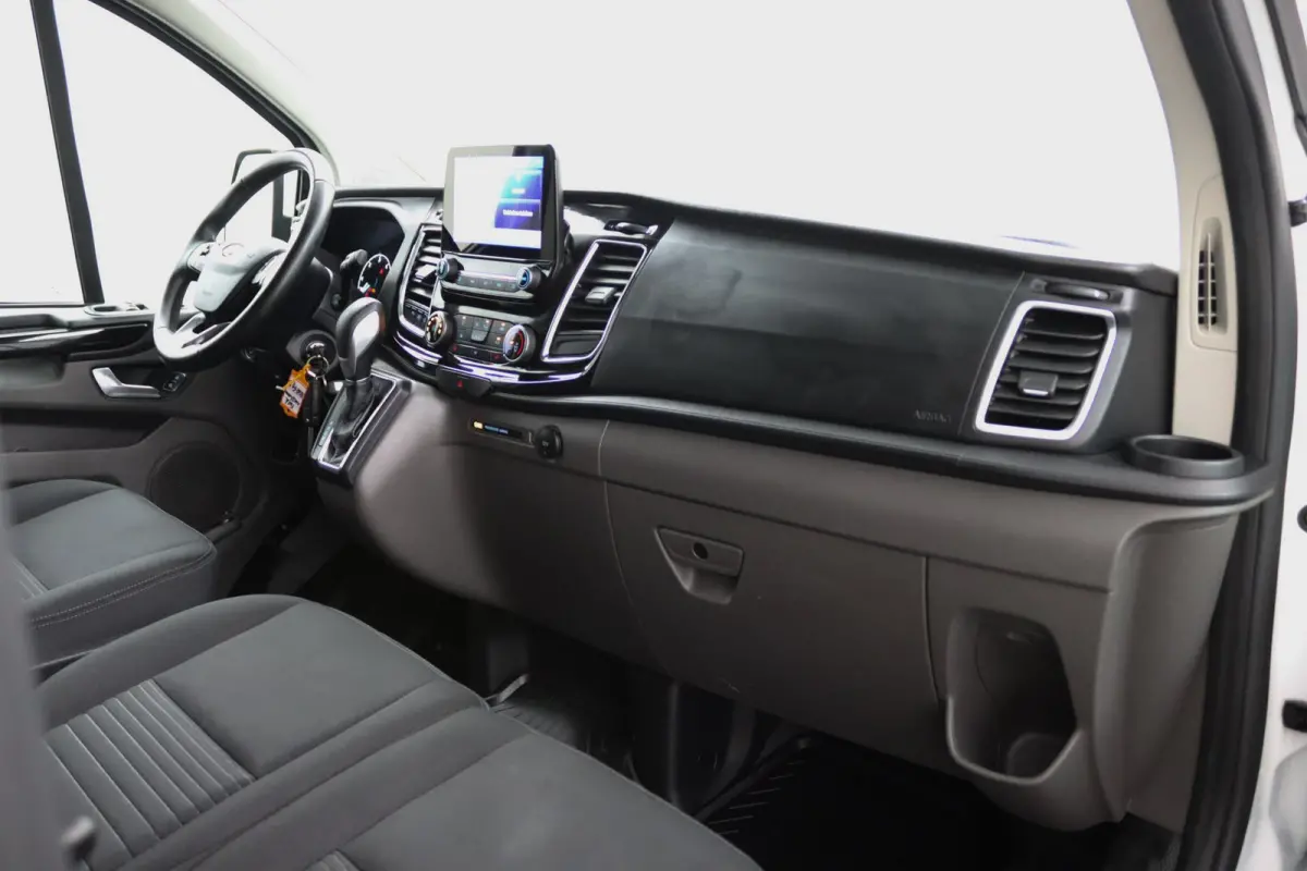 300 2.0 TDCI L2H1 Limited Automaat | Laadruimte Pakket | Navigatie | Stoelverwarming | Lichtmetalen Velgen | Camera | CarPlay/Android Auto