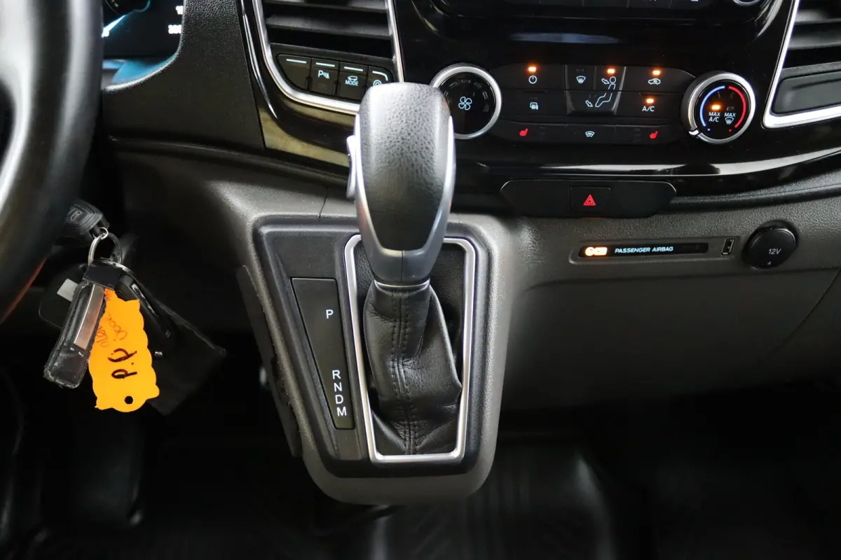 300 2.0 TDCI L2H1 Limited Automaat | Laadruimte Pakket | Navigatie | Stoelverwarming | Lichtmetalen Velgen | Camera | CarPlay/Android Auto