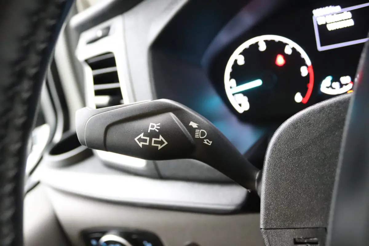 300 2.0 TDCI L2H1 Limited Automaat | Laadruimte Pakket | Navigatie | Stoelverwarming | Lichtmetalen Velgen | Camera | CarPlay/Android Auto