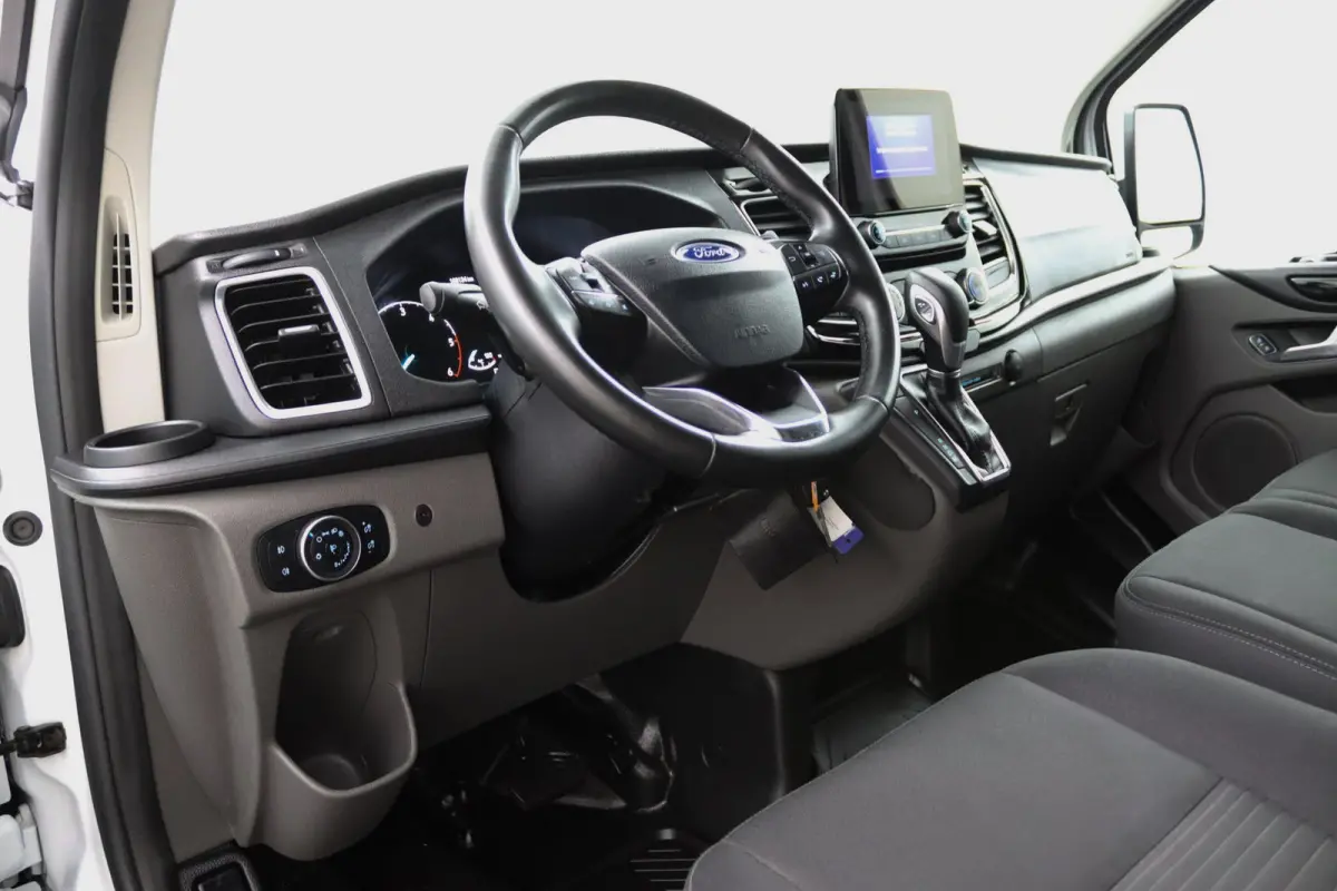 300 2.0 TDCI L2H1 Limited Automaat | Laadruimte Pakket | Navigatie | Stoelverwarming | Lichtmetalen Velgen | Camera | CarPlay/Android Auto