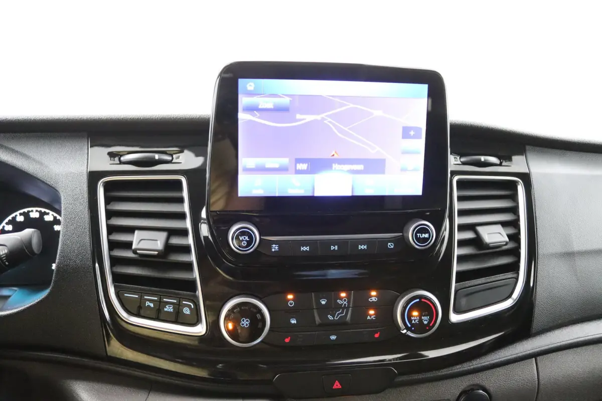 300 2.0 TDCI L2H1 Limited Automaat | Laadruimte Pakket | Navigatie | Stoelverwarming | Lichtmetalen Velgen | Camera | CarPlay/Android Auto