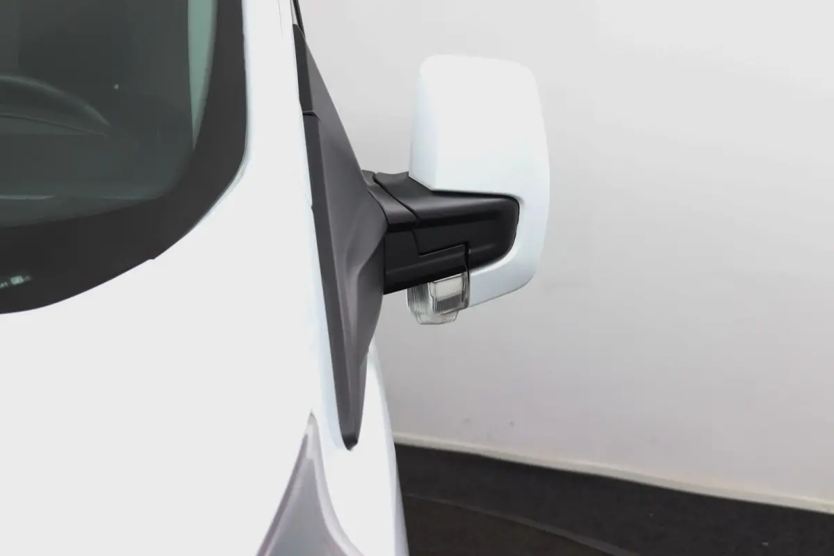 300 2.0 TDCI L2H1 Limited Automaat | Laadruimte Pakket | Navigatie | Stoelverwarming | Lichtmetalen Velgen | Camera | CarPlay/Android Auto