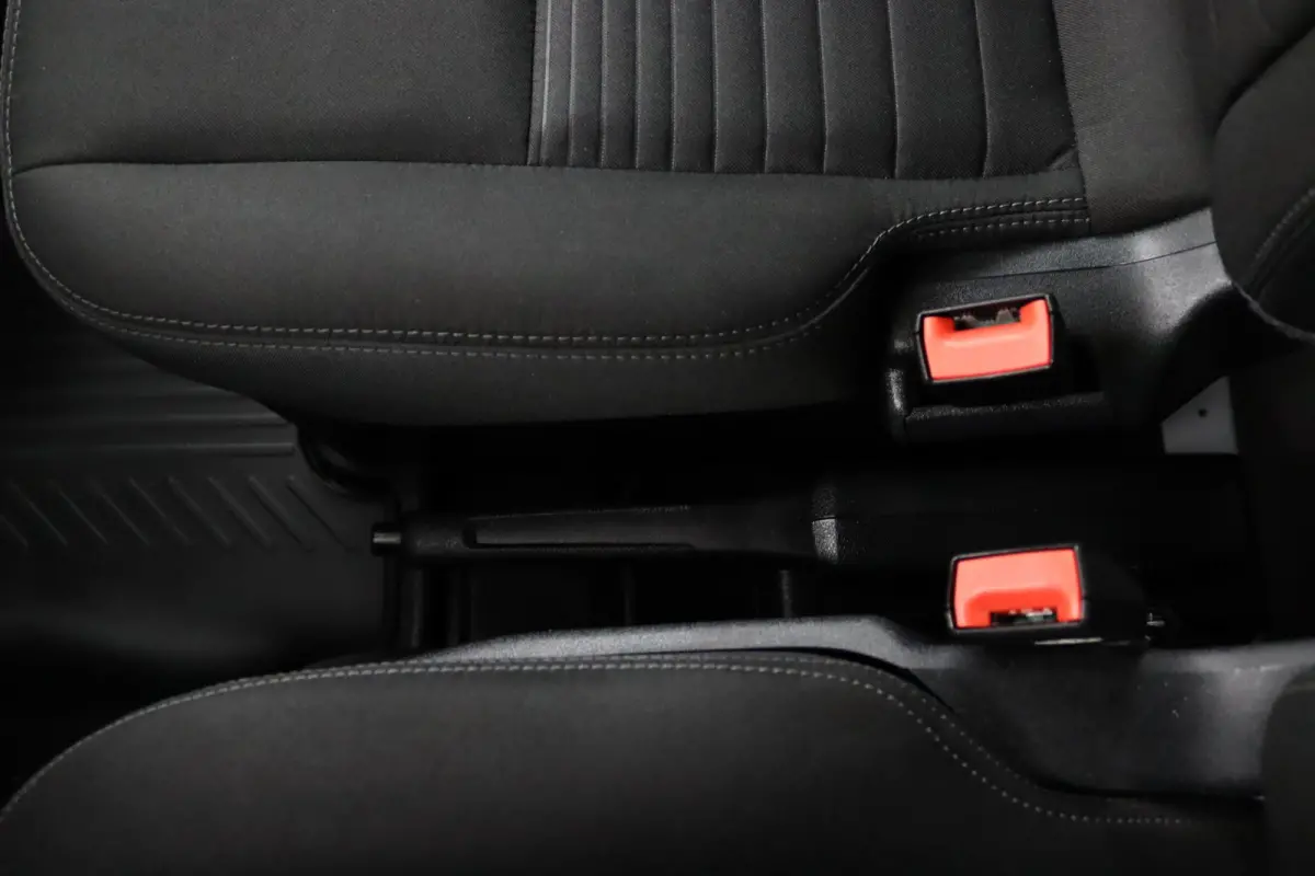 300 2.0 TDCI L2H1 Limited Automaat | Laadruimte Pakket | Navigatie | Stoelverwarming | Lichtmetalen Velgen | Camera | CarPlay/Android Auto