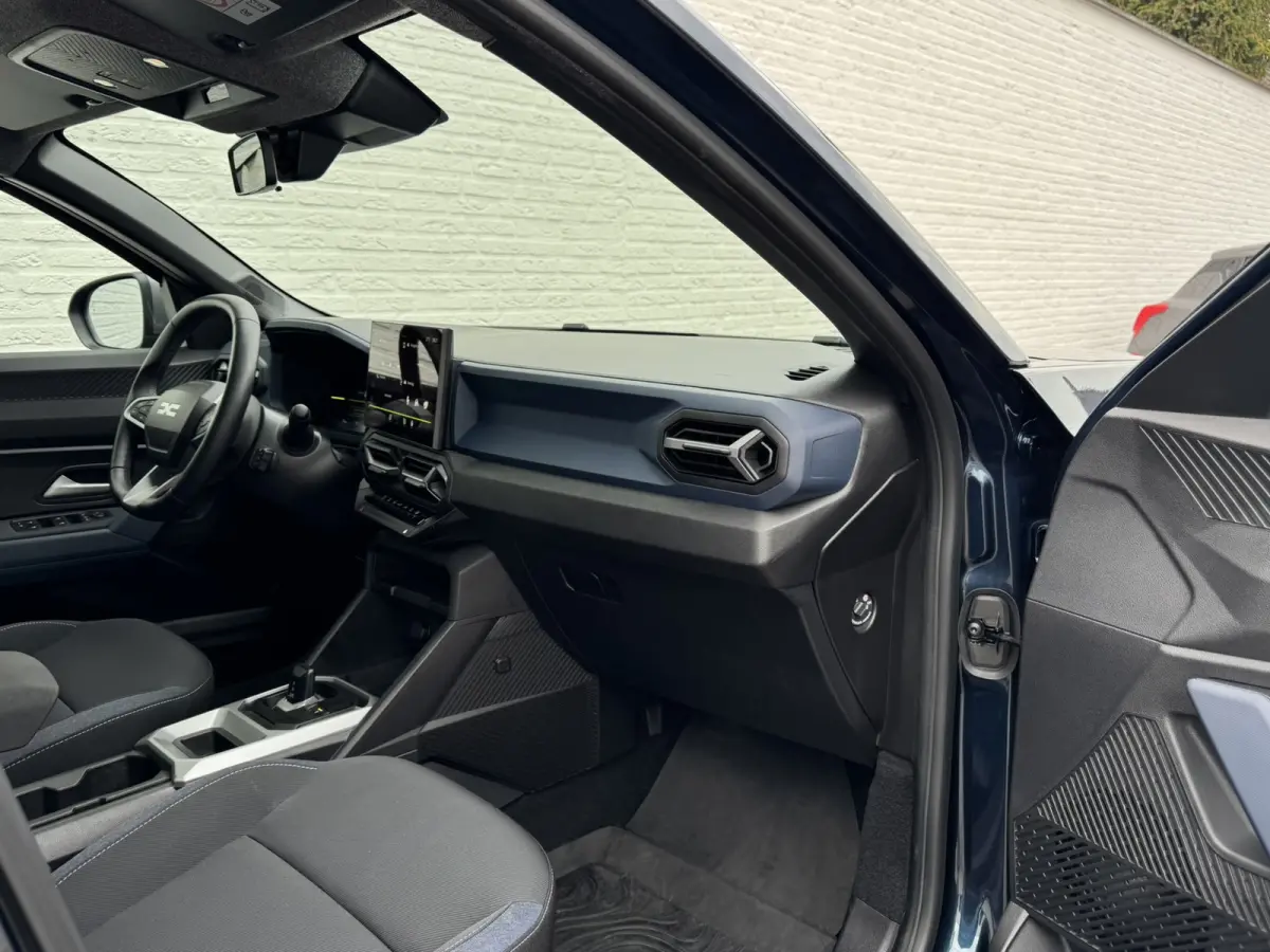 1.8 Hybrid 155 Expression 360 Camera Navi clima stoel/stuur verw. Carplay Fabrieksgarantie t/m 09-2028