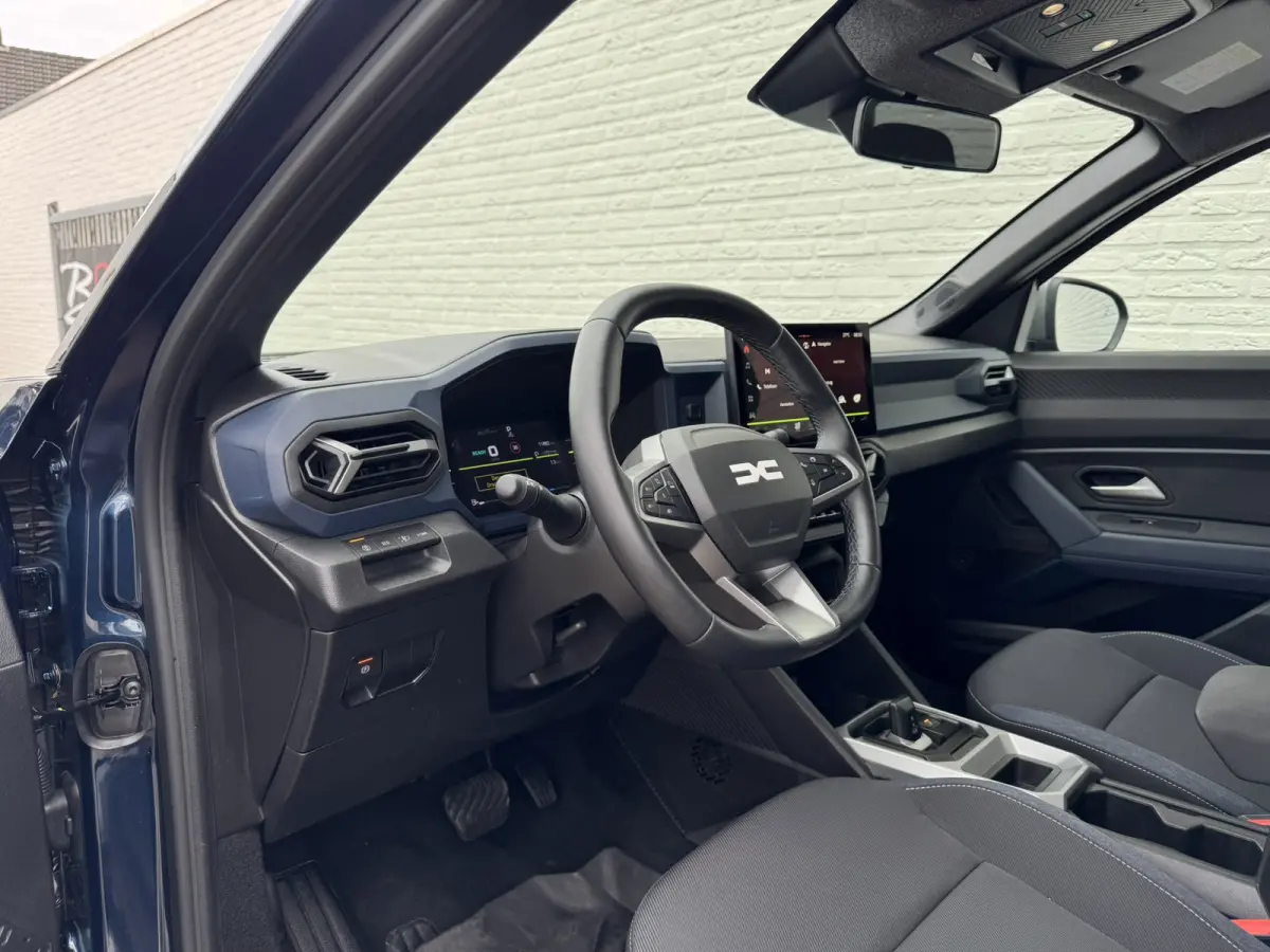 1.8 Hybrid 155 Expression 360 Camera Navi clima stoel/stuur verw. Carplay Fabrieksgarantie t/m 09-2028