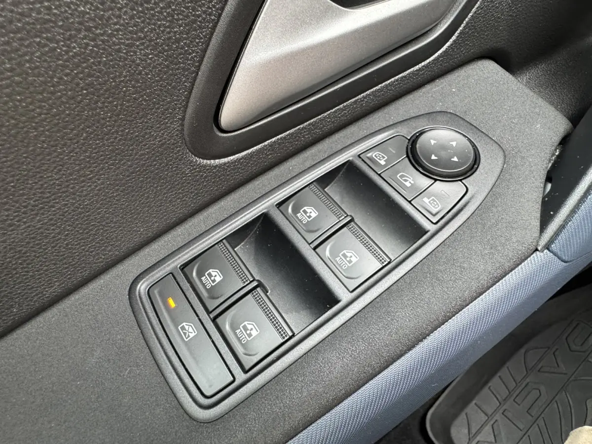 1.8 Hybrid 155 Expression 360 Camera Navi clima stoel/stuur verw. Carplay Fabrieksgarantie t/m 09-2028