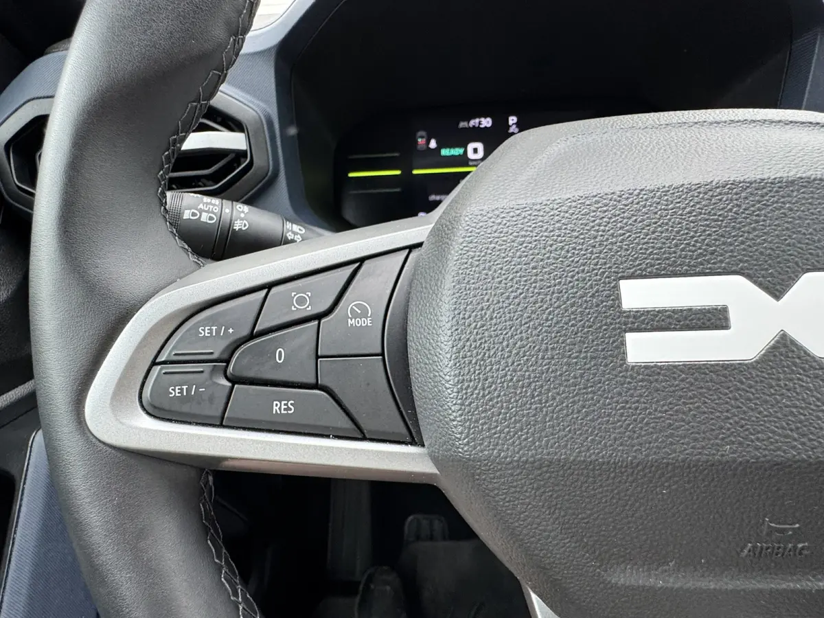 1.8 Hybrid 155 Expression 360 Camera Navi clima stoel/stuur verw. Carplay Fabrieksgarantie t/m 09-2028