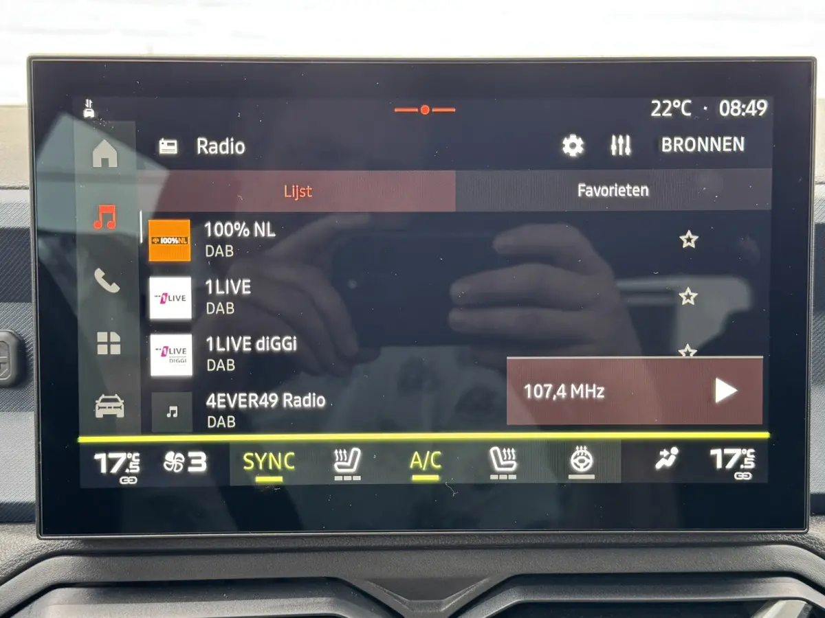 1.8 Hybrid 155 Expression 360 Camera Navi clima stoel/stuur verw. Carplay Fabrieksgarantie t/m 09-2028